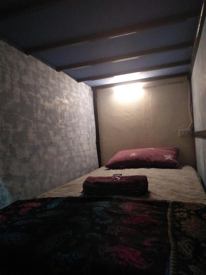 Salty Dog Hostel Telukdalem Esterno foto