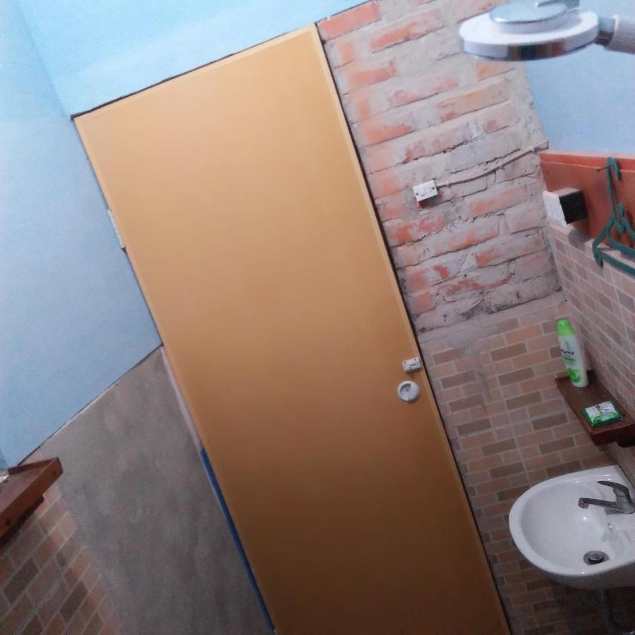 Salty Dog Hostel Telukdalem Esterno foto