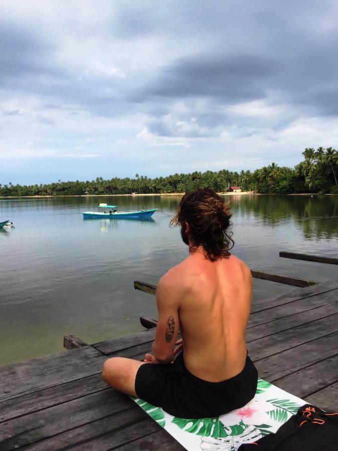Salty Dog Hostel Telukdalem Esterno foto