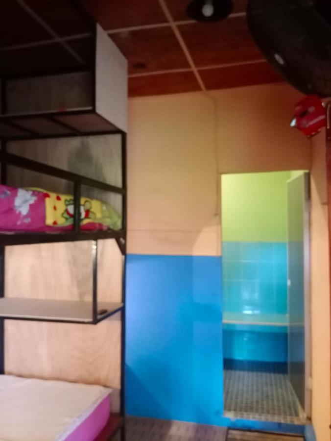 Salty Dog Hostel Telukdalem Esterno foto